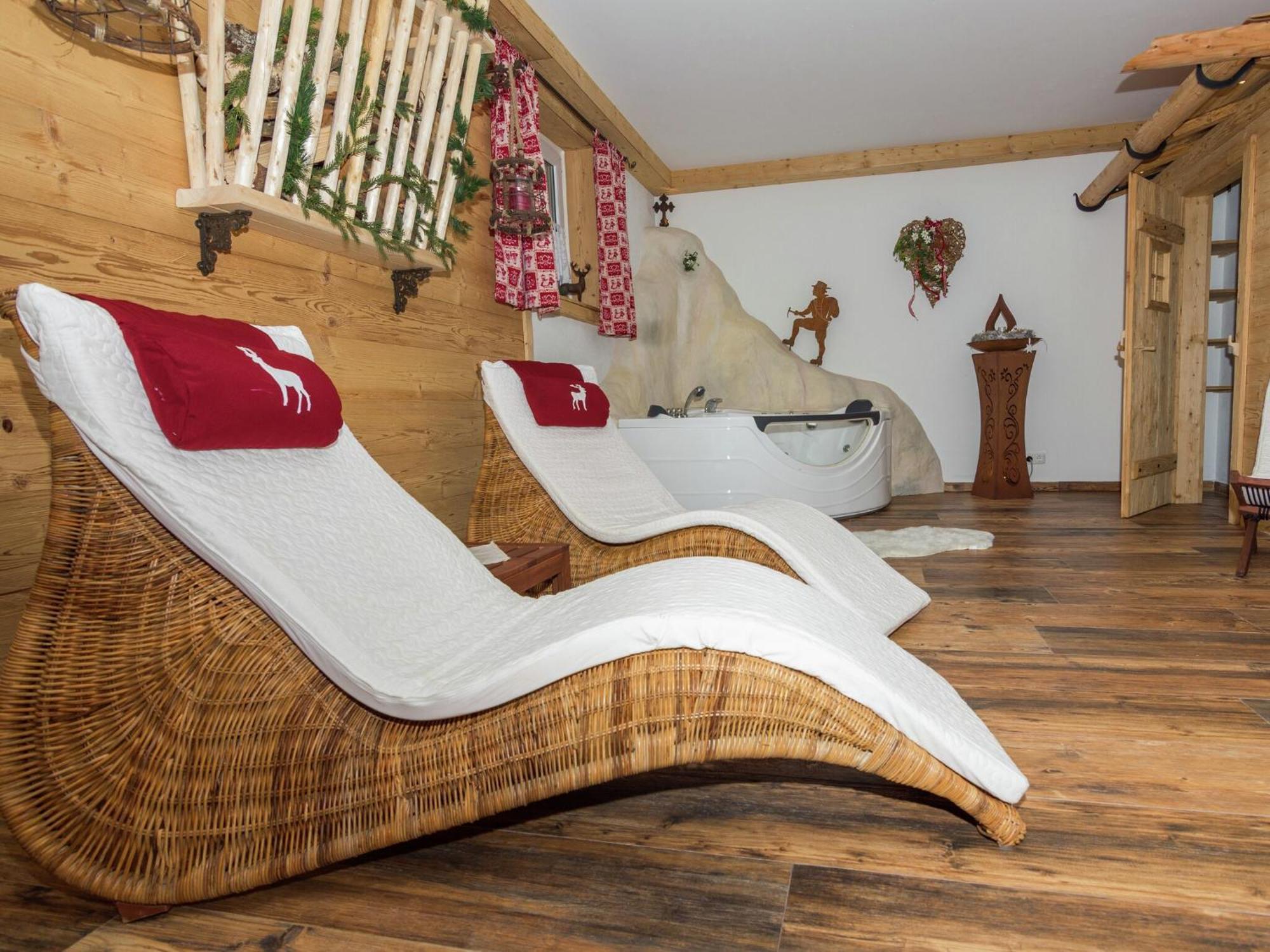 Alluring Holiday Home In Ubersee With Whirlpool ภายนอก รูปภาพ
