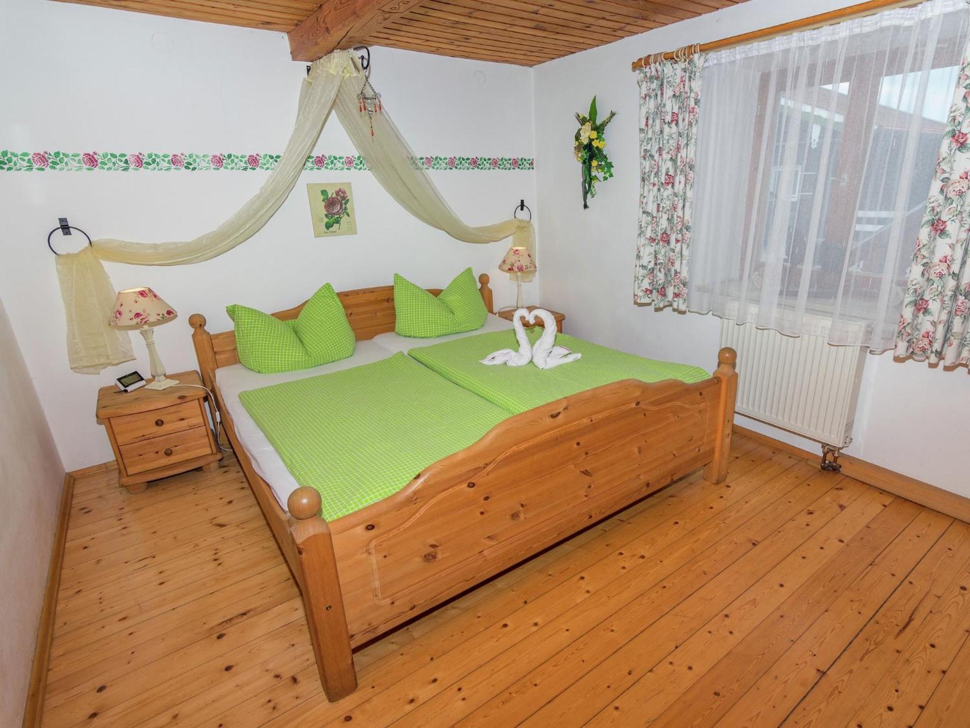 Alluring Holiday Home In Ubersee With Whirlpool ภายนอก รูปภาพ