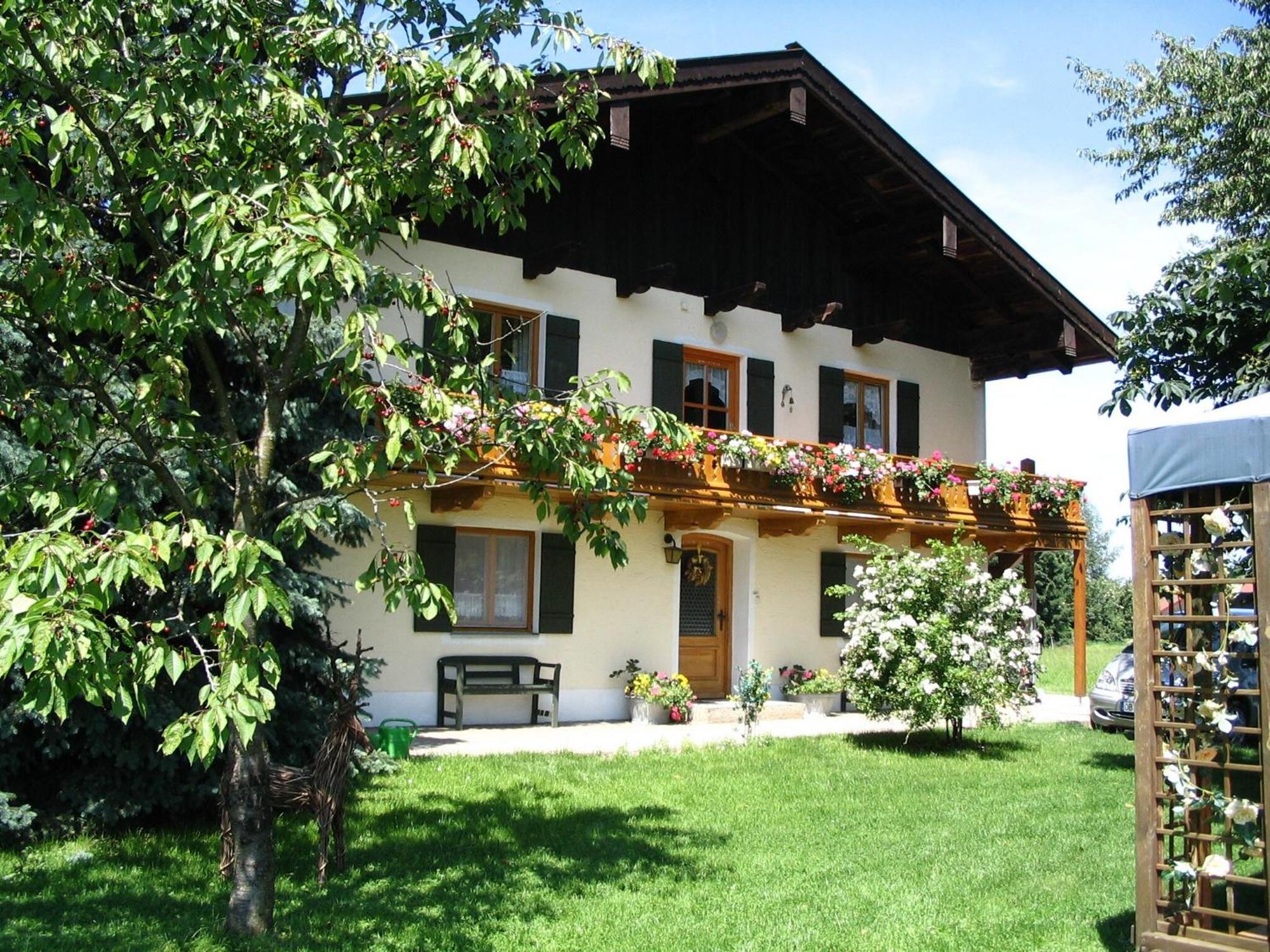 Alluring Holiday Home In Ubersee With Whirlpool ภายนอก รูปภาพ