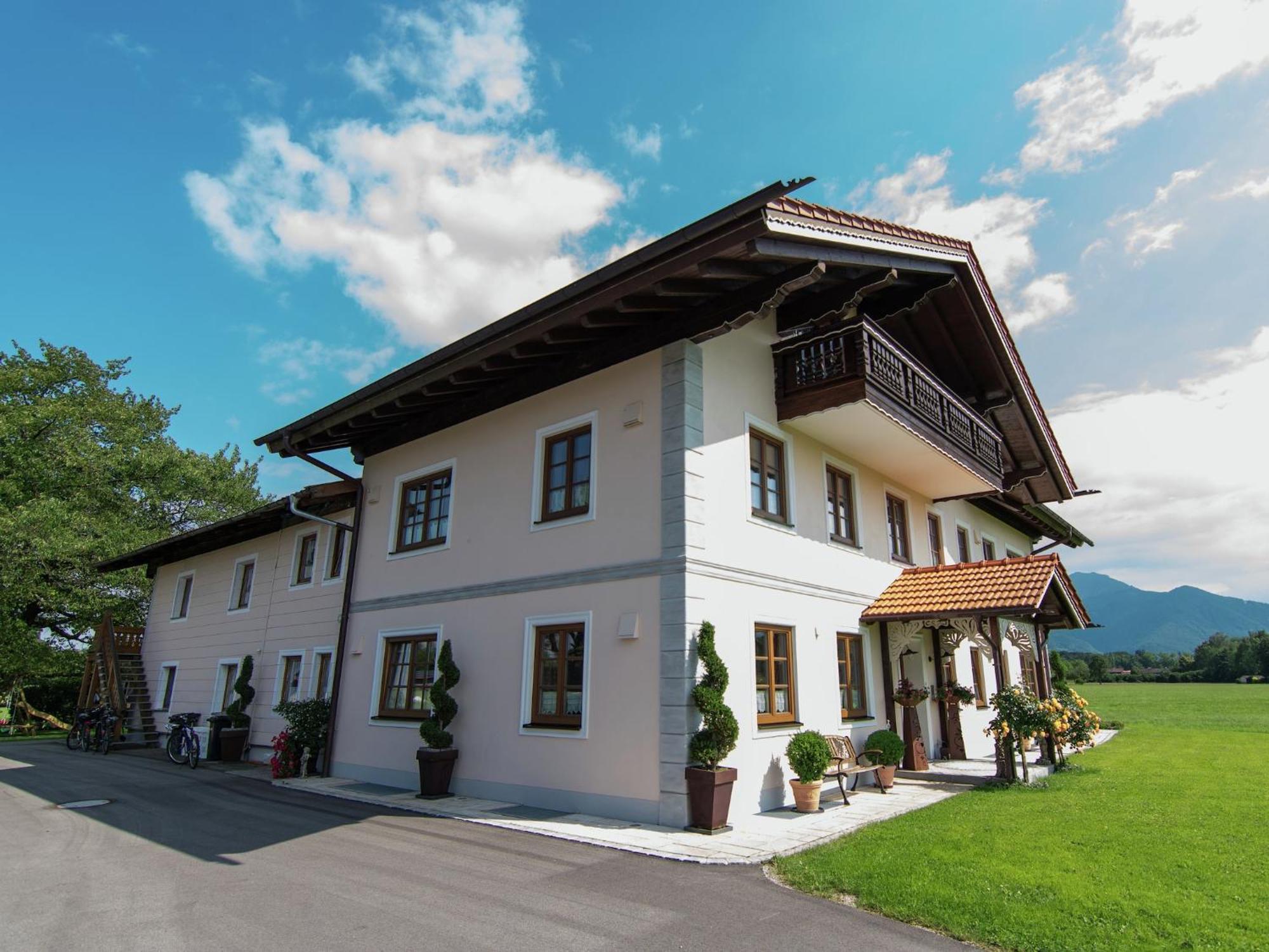 Alluring Holiday Home In Ubersee With Whirlpool ภายนอก รูปภาพ